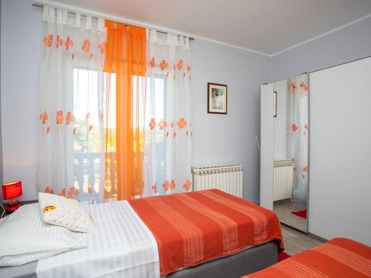 Apartment Olivia By Interhome Pićan Eksteriør billede